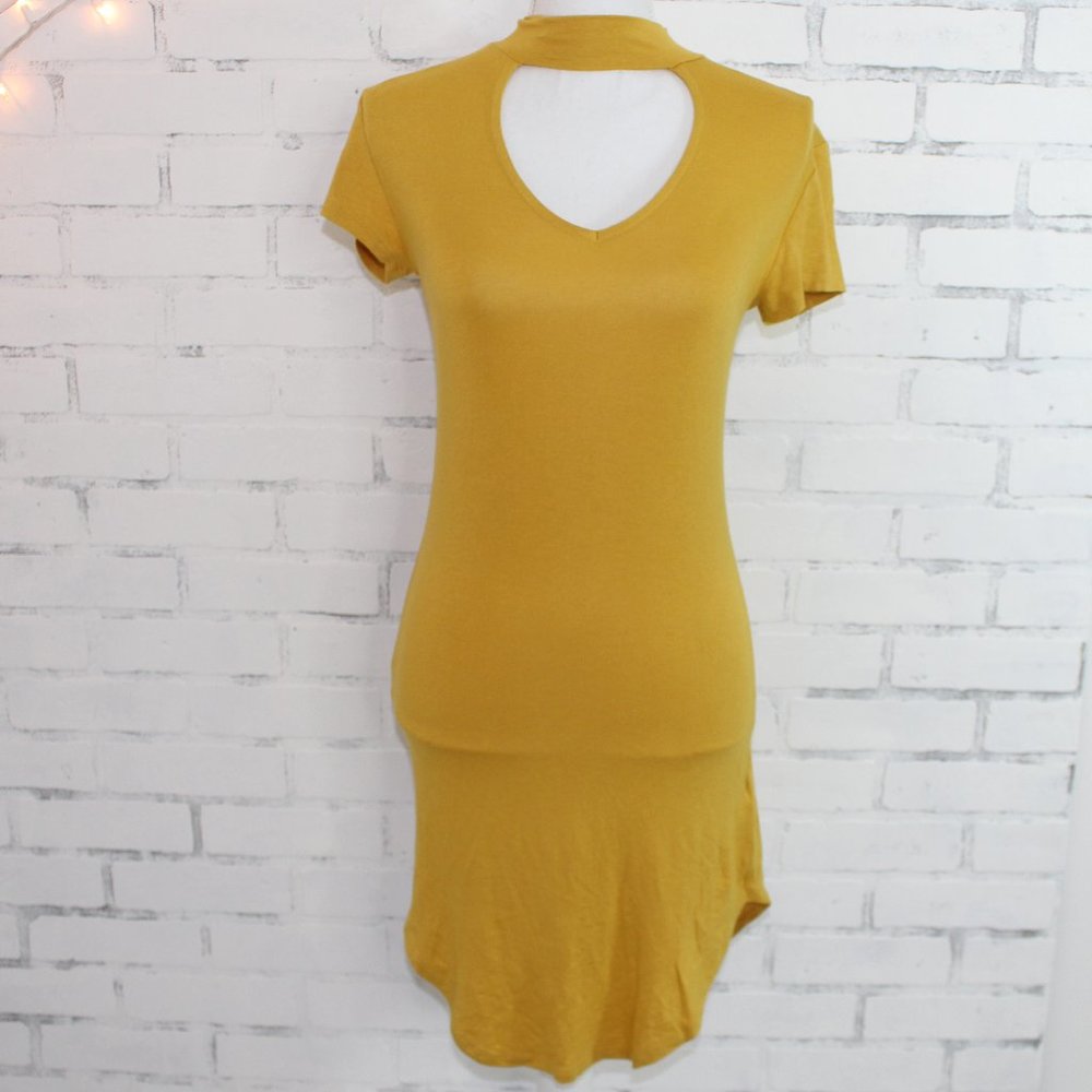 Adam Levine Yellow Fall Simple Dress // Fall Dress